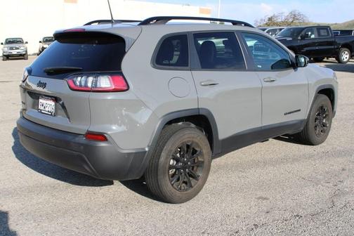 2023 Jeep Cherokee Altitude Lux