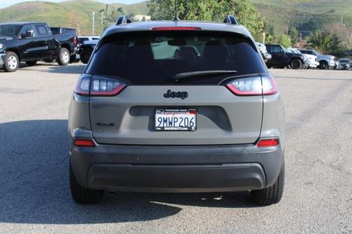 2023 Jeep Cherokee Altitude Lux