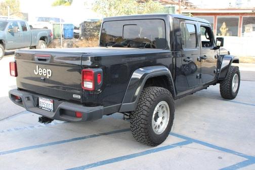 2022 Jeep Gladiator Overland