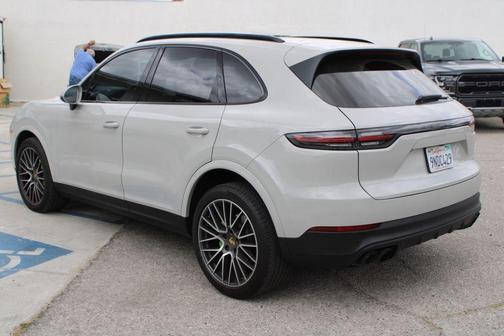 Chalk 2021 Porsche Cayenne S