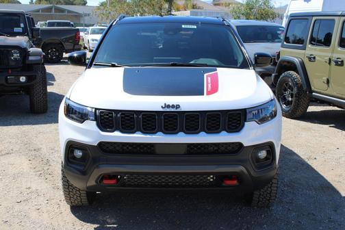 Bright White Clearcoat 2026 Jeep Compass Trailhawk
