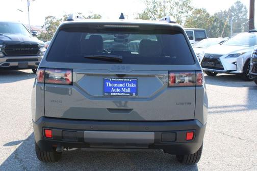 Sting Gray Clearcoat 2026 Jeep Cherokee LAREDO/LIMITED