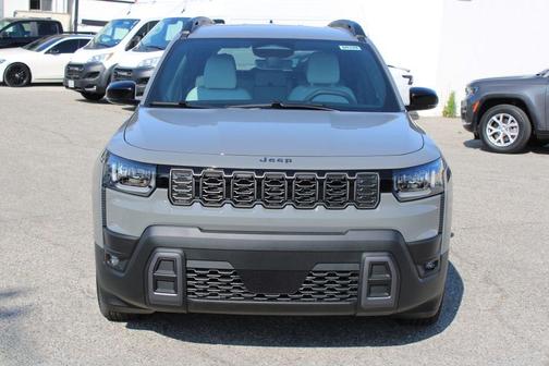Sting Gray Clearcoat 2026 Jeep Cherokee LAREDO/LIMITED
