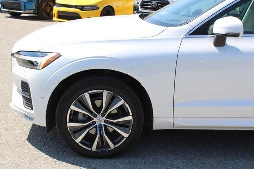 2022 Volvo XC60 B5 Momentum