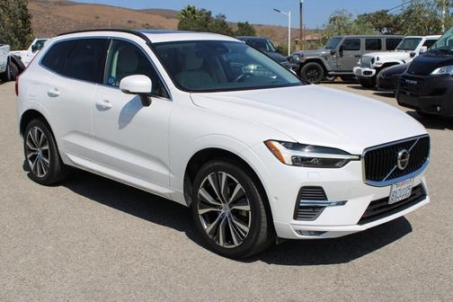2022 Volvo XC60 B5 Momentum