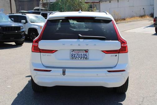 2022 Volvo XC60 B5 Momentum