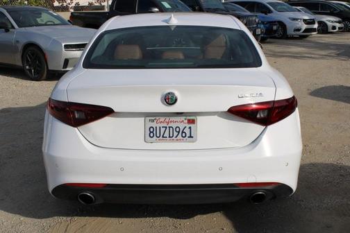 2021 Alfa Romeo Giulia Base