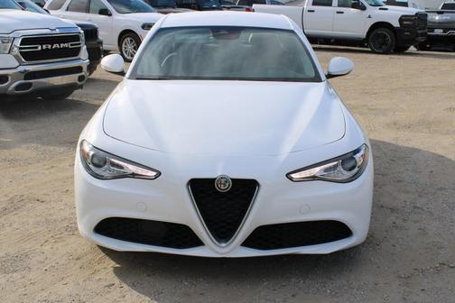 2021 Alfa Romeo Giulia Base