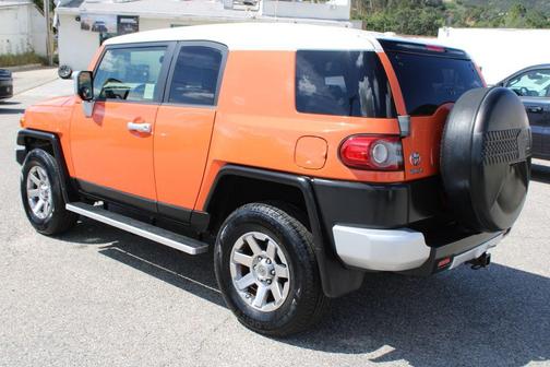 2014 Toyota FJ Cruiser Base