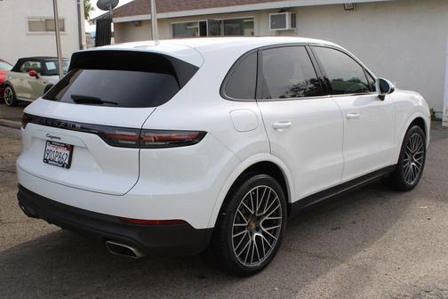 2021 Porsche Cayenne Base