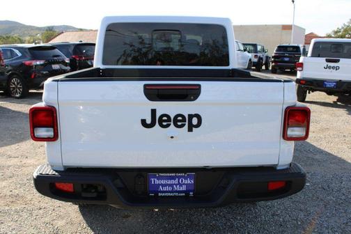 2026 Jeep Gladiator Sport