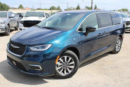 2025 Chrysler Pacifica Hybrid Select
