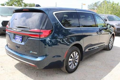 2025 Chrysler Pacifica Hybrid Select