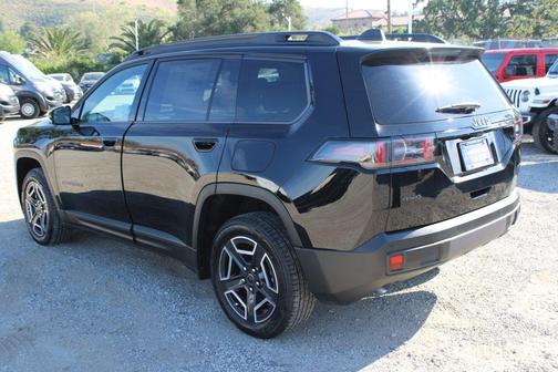 Diamond Black 2026 Jeep Cherokee LAREDO/LIMITED