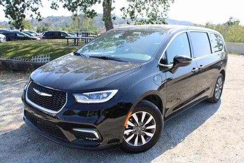2025 Chrysler Pacifica Hybrid Select