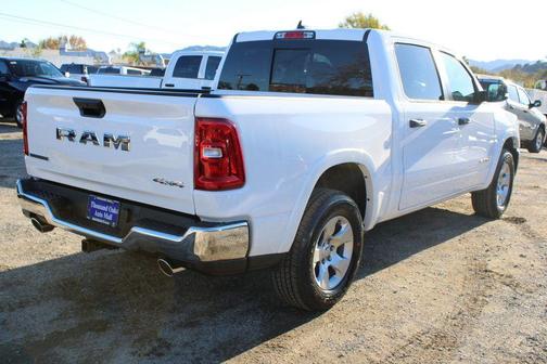 Bright White Clearcoat 2026 RAM 1500 Big Horn/Lone Star