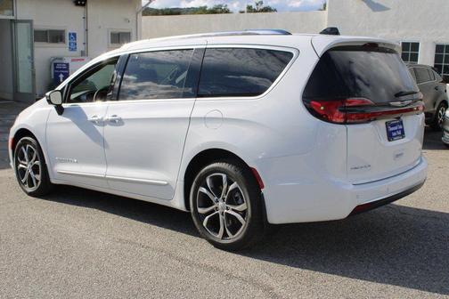 2026 Chrysler Pacifica Pinnacle