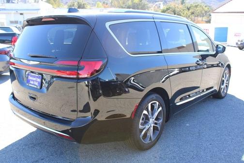 2026 Chrysler Pacifica Pinnacle