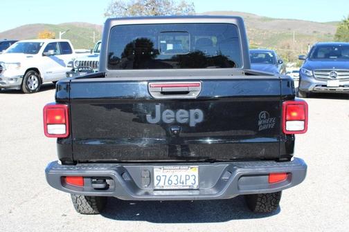 2022 Jeep Gladiator Sport