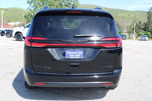 2026 Chrysler Pacifica Limited