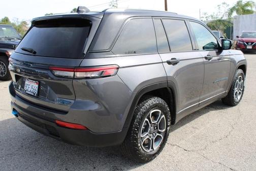 2022 Jeep Grand Cherokee 4xe Trailhawk