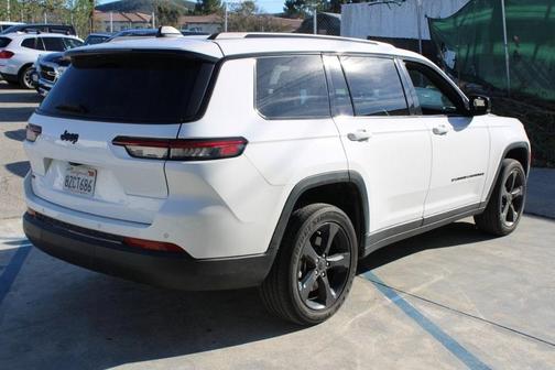 2022 Jeep Grand Cherokee L Laredo