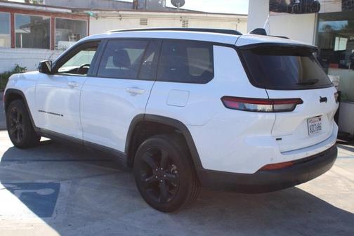 2022 Jeep Grand Cherokee L Laredo