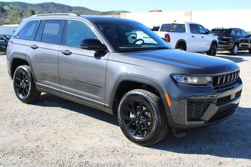 2026 Jeep Grand Cherokee Laredo