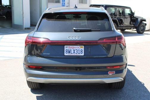 2019 Audi e-tron Prestige