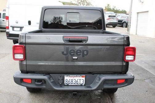 2023 Jeep Gladiator Sport