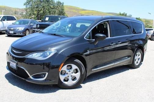 2017 Chrysler Pacifica Touring-L Plus