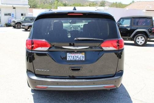 2017 Chrysler Pacifica Touring-L Plus