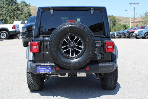 Black Clearcoat 2026 Jeep Wrangler Moab 392