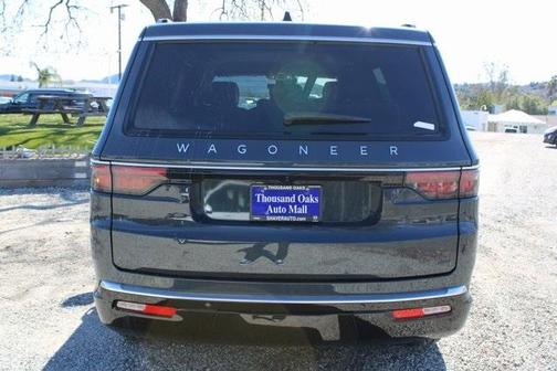 2025 Jeep Wagoneer Base