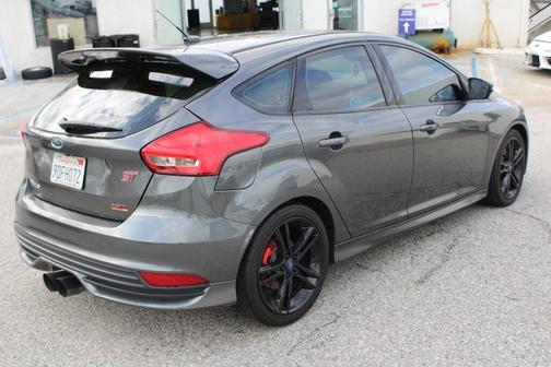 2018 Ford Focus ST Base