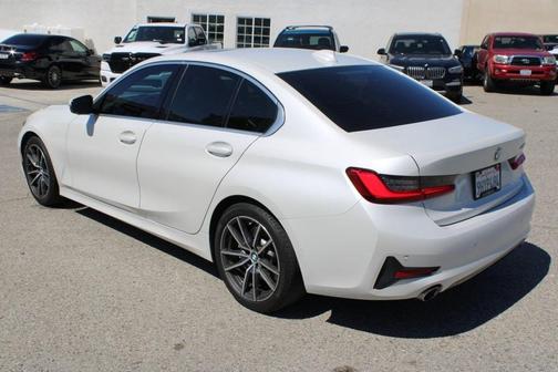 2020 BMW 330 i