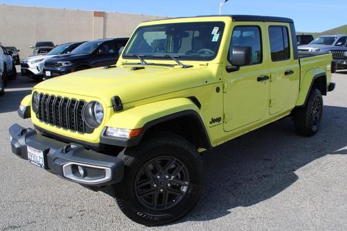 2024 Jeep Gladiator Sport