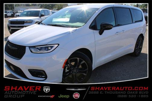 Bright White Clearcoat 2026 Chrysler Pacifica Select