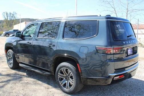 2025 Jeep Wagoneer Base