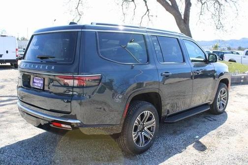 2025 Jeep Wagoneer Base