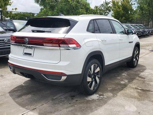 2026 Volkswagen Atlas Cross Sport 2.0T SE w/Technology