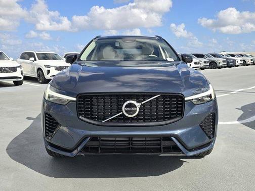 2025 Volvo XC60 Plug-In Hybrid T8 Ultra