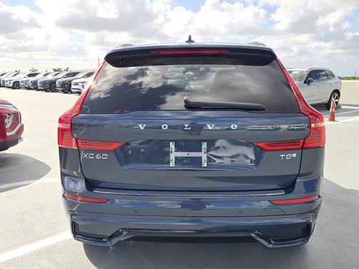 2025 Volvo XC60 Plug-In Hybrid T8 Ultra