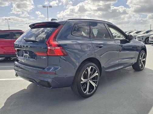 2025 Volvo XC60 Plug-In Hybrid T8 Ultra