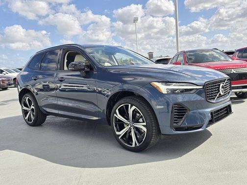 2025 Volvo XC60 Plug-In Hybrid T8 Ultra