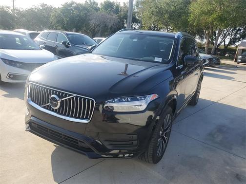 2022 Volvo XC90 T5 Momentum 7 Passenger