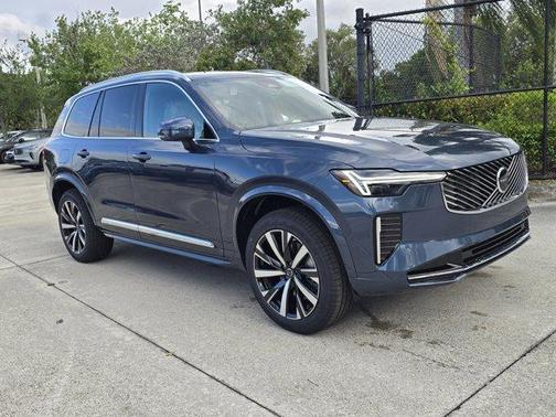 2025 Volvo XC90 B6 Core