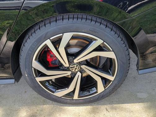 Deep Black Pearl Effect 2023 Volkswagen Jetta GLI 2.0T Autobahn