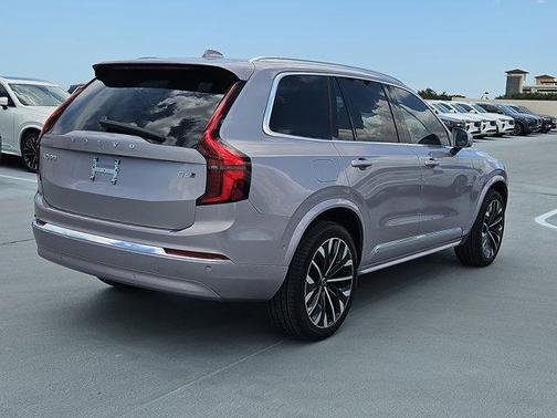 2026 Volvo XC90 PLUS
