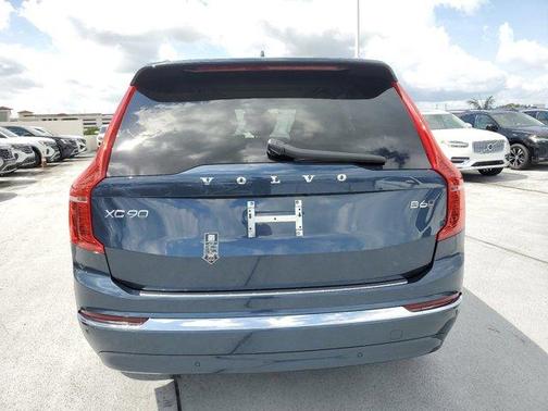 2025 Volvo XC90 B6 Plus 7-Seater